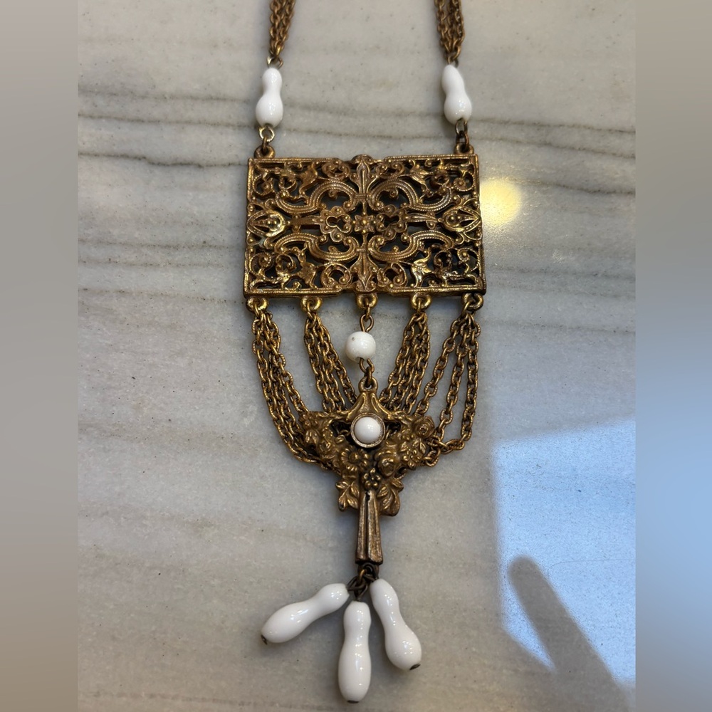 Vintage Czech Glads and Gold Toned Brass Necklace - Picture 2 of 7